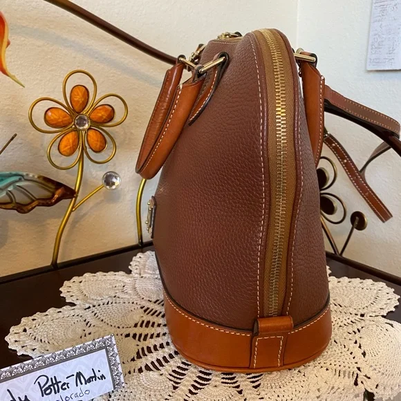 EUC Dooney & Bourke Pebble Grain Sierra Zip Zip Bark or Chocolate? - Picture 4 of 15